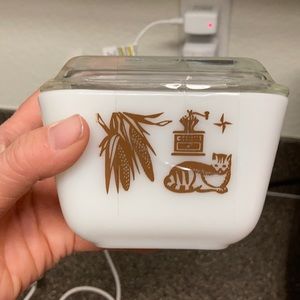 Pyrex Early American Fredgie